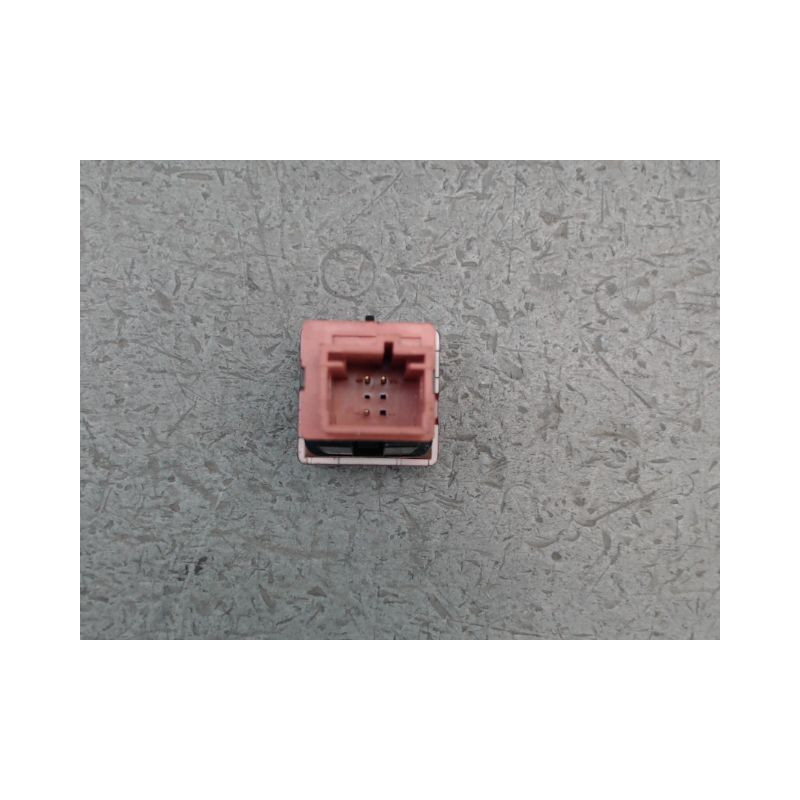 BOUTON DE WARNING CITROEN BERLINGO