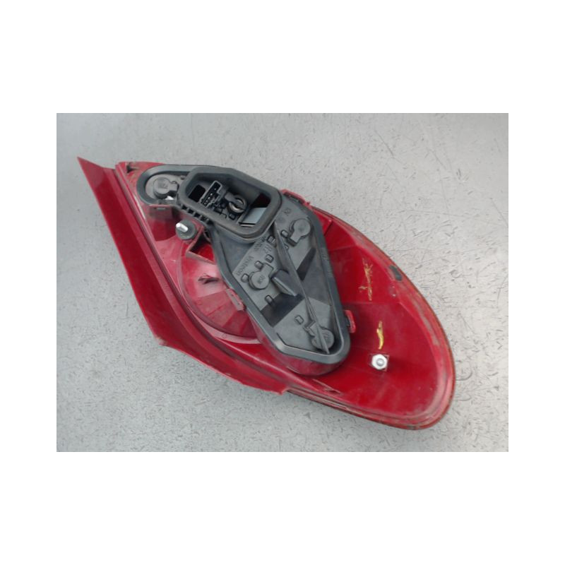 FEU ARRIERE DROIT PEUGEOT 207