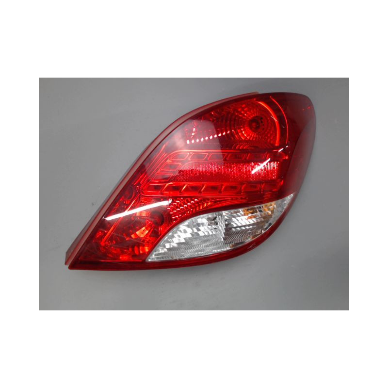 FEU ARRIERE DROIT PEUGEOT 207