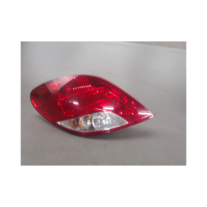 FEU ARRIERE GAUCHE  PEUGEOT 207