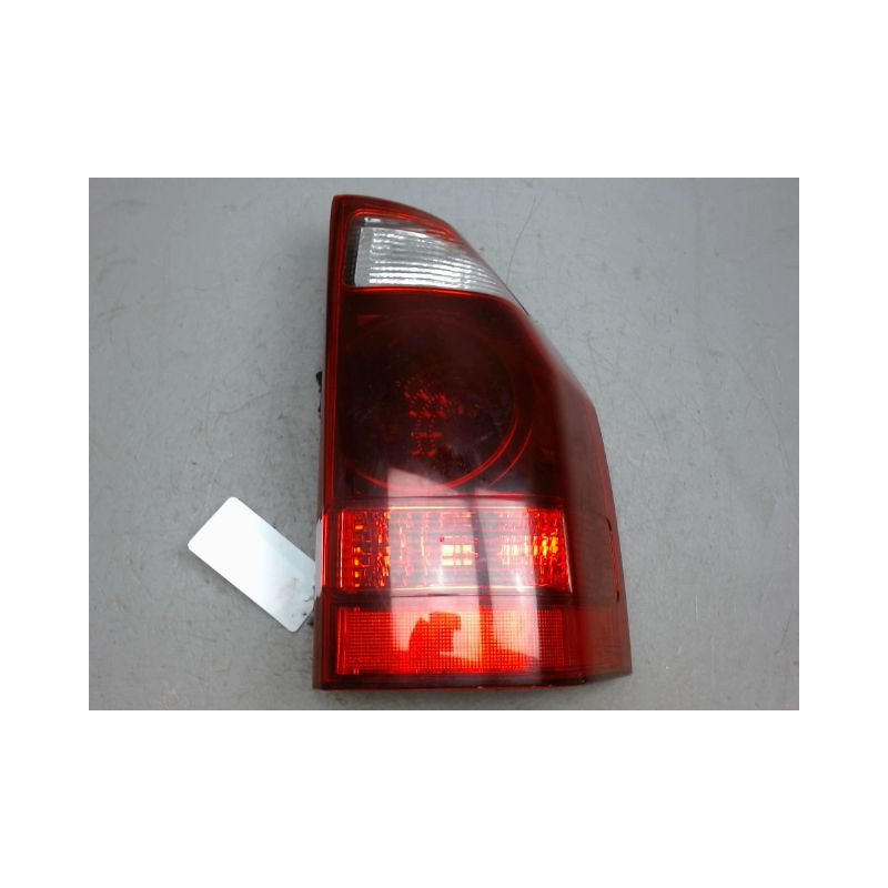FEU ARRIERE DROIT MITSUBISHI PAJERO 2003-