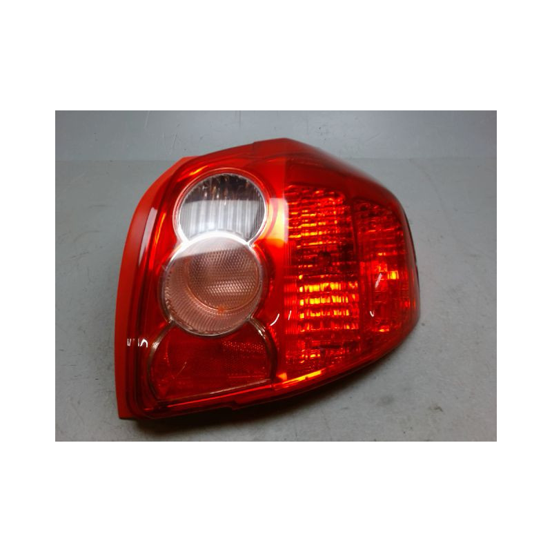 FEU ARRIERE DROIT TOYOTA AURIS 2007-