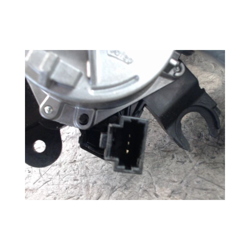 MOTEUR ESSUIE-GLACE ARRIERE DACIA SANDERO