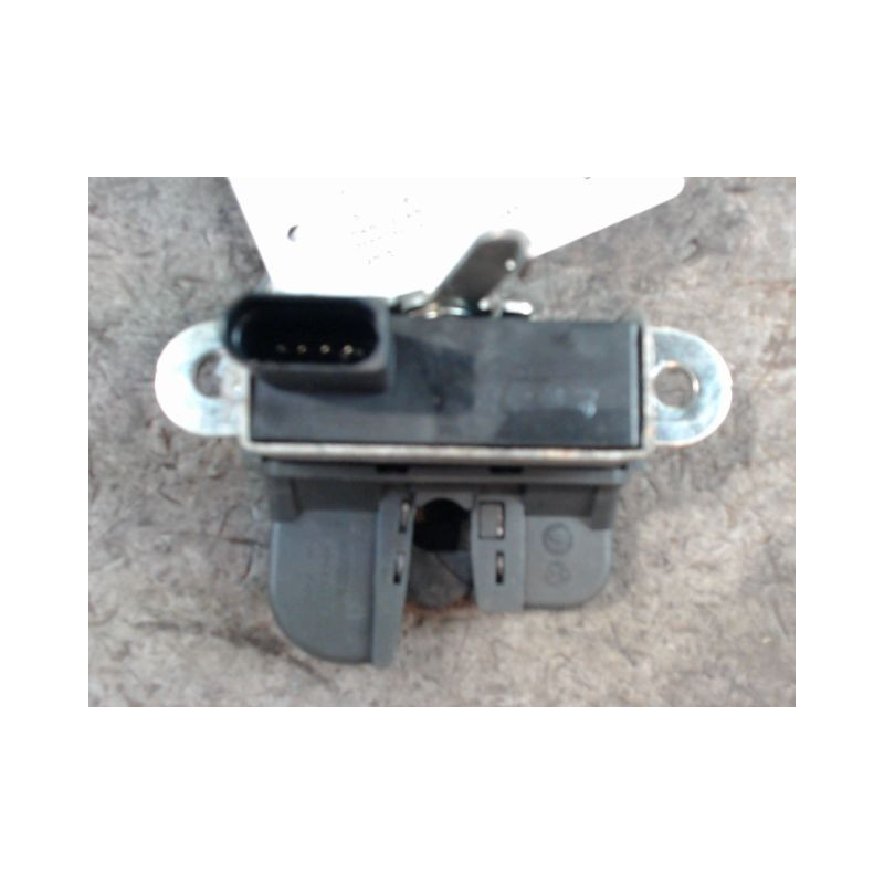 SERRURE HAYON  VOLKSWAGEN GOLF V 2003-2009