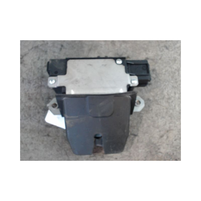 SERRURE HAYON  FORD FOCUS 04-07