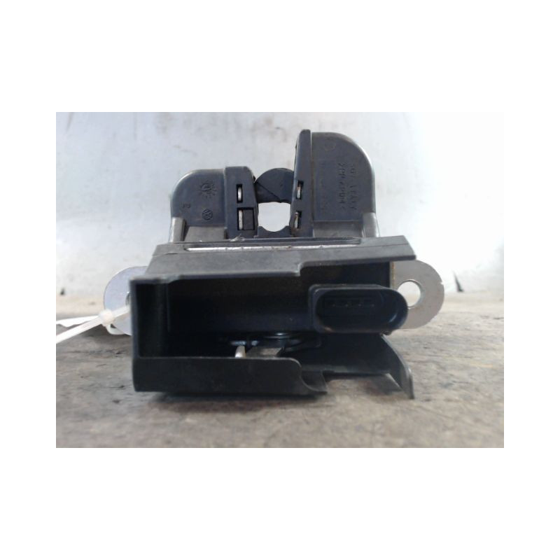SERRURE HAYON  VOLKSWAGEN PASSAT SW 2005-