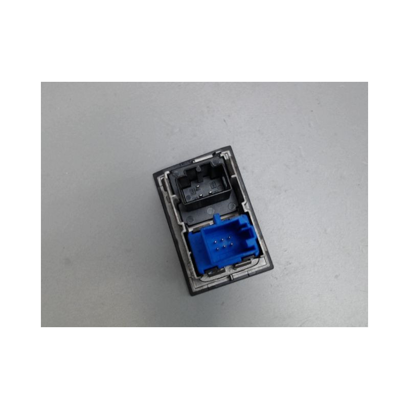 BOUTON DE WARNING VOLKSWAGEN GOLF