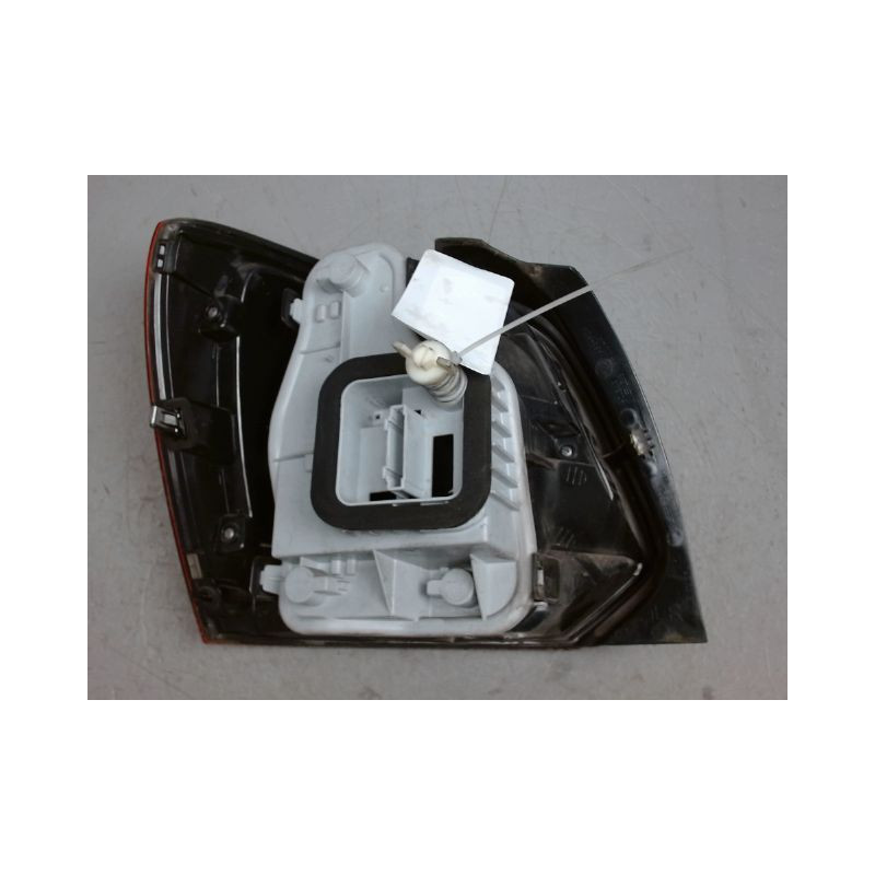 FEU ARRIERE DROIT VOLKSWAGEN POLO 2009-
