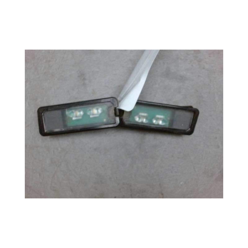 ECLAIREUR PLAQUE DE POLICE VOLKSWAGEN POLO 2009-