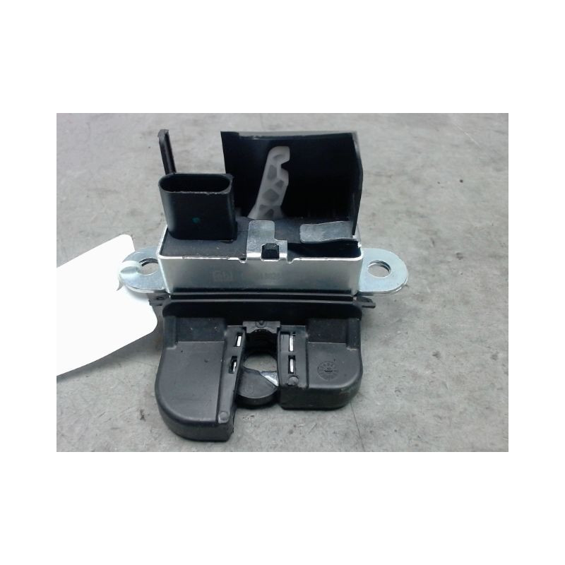 SERRURE HAYON  VOLKSWAGEN GOLF VI 2008-