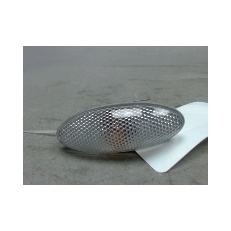 REPETITEUR AILE GAUCHE TOYOTA AURIS 2007-
