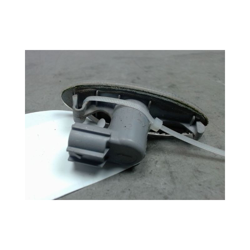 REPETITEUR AILE GAUCHE TOYOTA AURIS 2007-