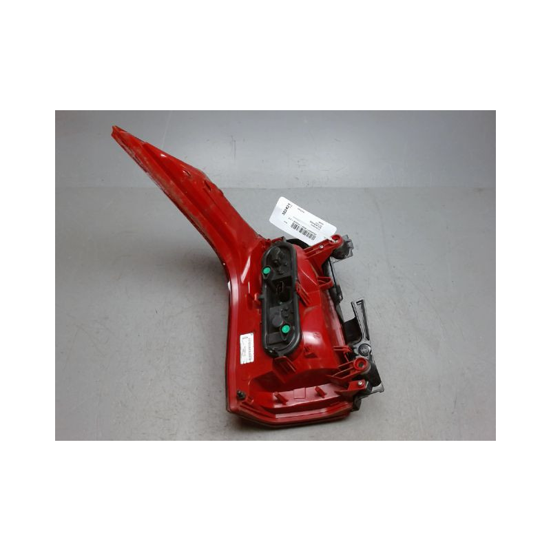 FEU ARRIERE DROIT PEUGEOT 5008 1 PHASE 1 2.0 HDI - 16V T
