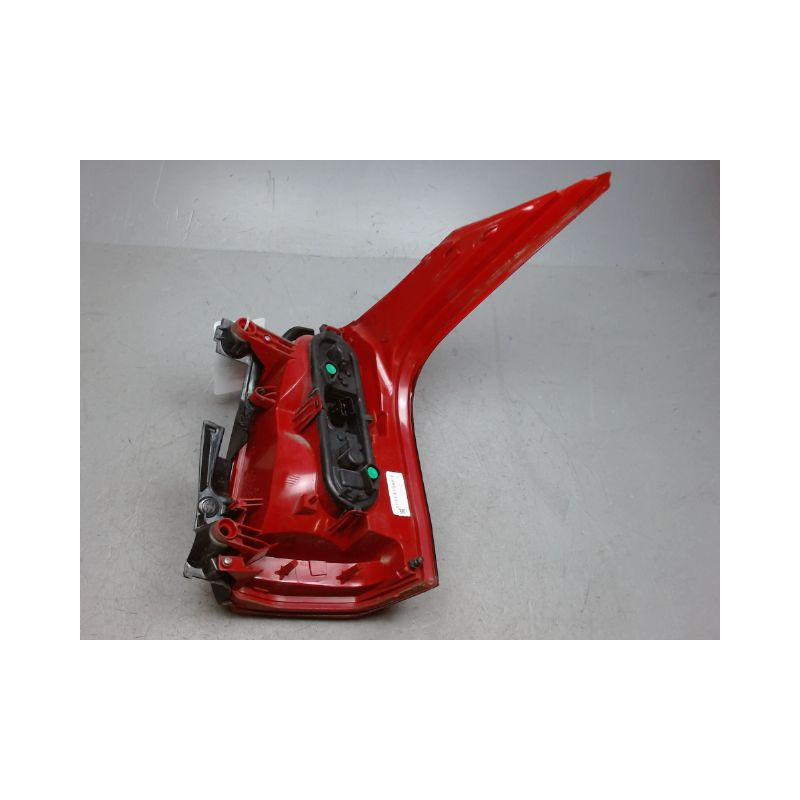 FEU ARRIERE GAUCHE  PEUGEOT 5008 1 PHASE 1 2.0 HDI - 16V T