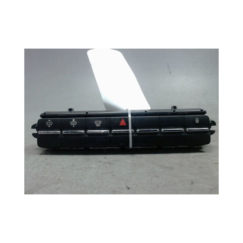 BOUTON DE WARNING PEUGEOT 5008 1 PHASE 1 2.0 HDI - 16V T