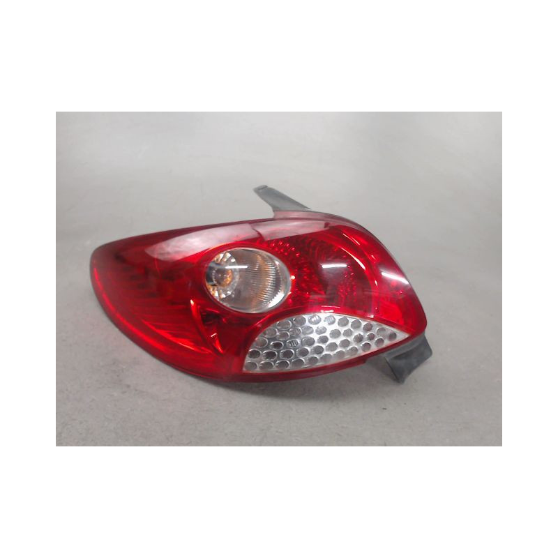 FEU ARRIERE GAUCHE  PEUGEOT 206