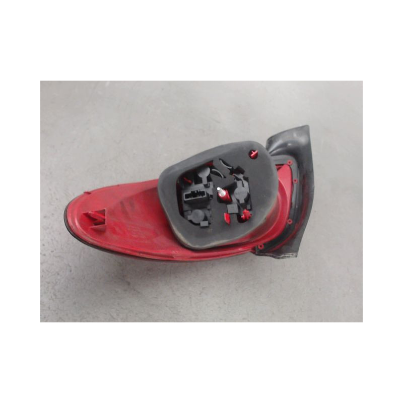 FEU ARRIERE GAUCHE  PEUGEOT 206