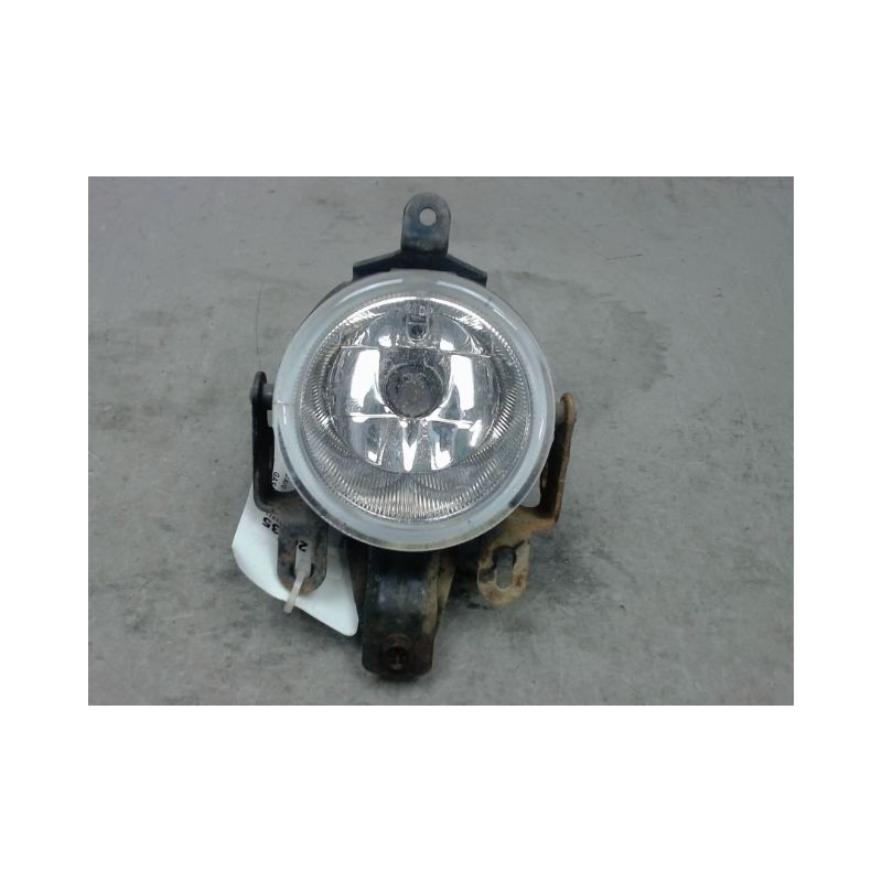 PHARE ANTIBROUILLARD AVANT GAUCHE MITSUBISHI PAJERO 2003-