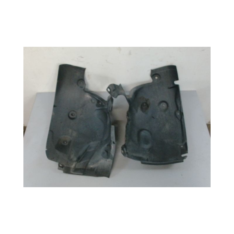 PARE-BOUE AVANT DROIT RENAULT MEGANE