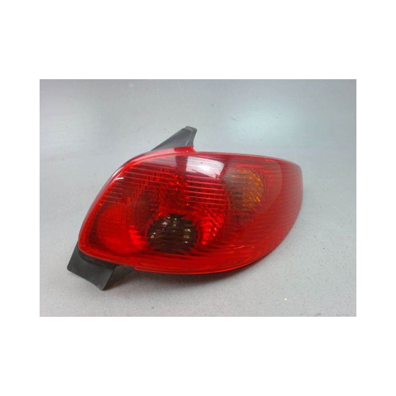 FEU ARRIERE DROIT PEUGEOT 206 1998-2009