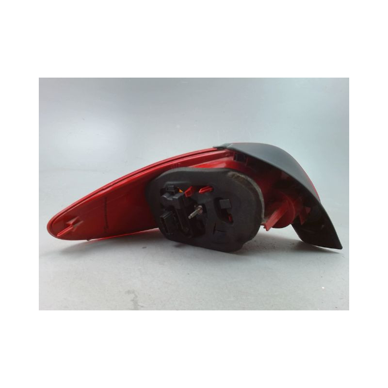 FEU ARRIERE DROIT PEUGEOT 206 1998-2009
