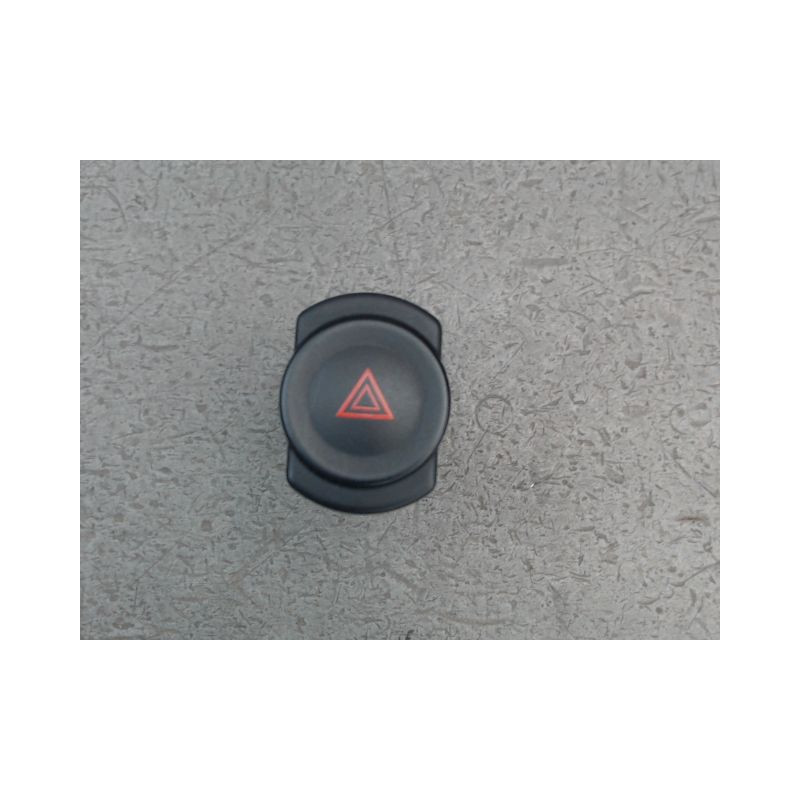BOUTON DE WARNING DACIA DUSTER