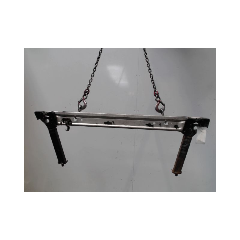 TRAVERSE INFERIEURE ARMATURE AVANT RENAULT SCENIC III 2009-