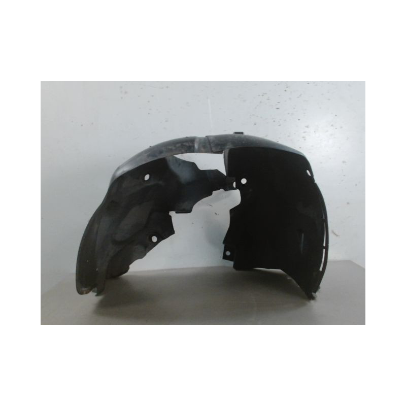 PARE-BOUE AVANT DROIT RENAULT CLIO