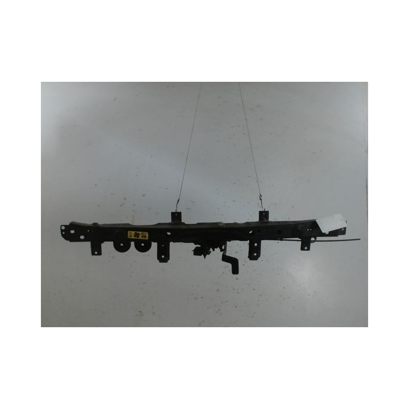 TRAVERSE SUPERIEURE ARMATURE AVANT NISSAN JUKE