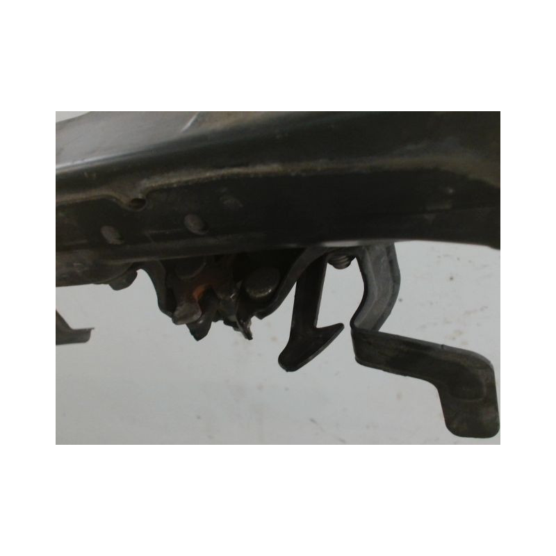TRAVERSE SUPERIEURE ARMATURE AVANT NISSAN JUKE