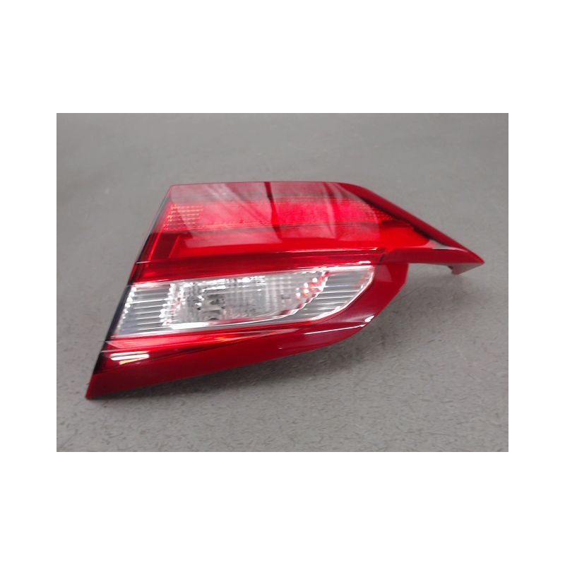 FEU ARRIERE INTERIEUR DROIT FORD FIESTA