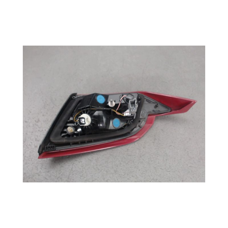 FEU ARRIERE INTERIEUR GAUCHE FORD FIESTA