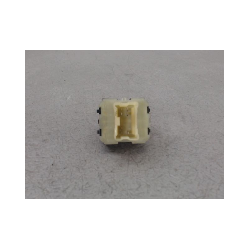 COMMANDE LEVE-GLACE PORTE AVG RENAULT CLIO