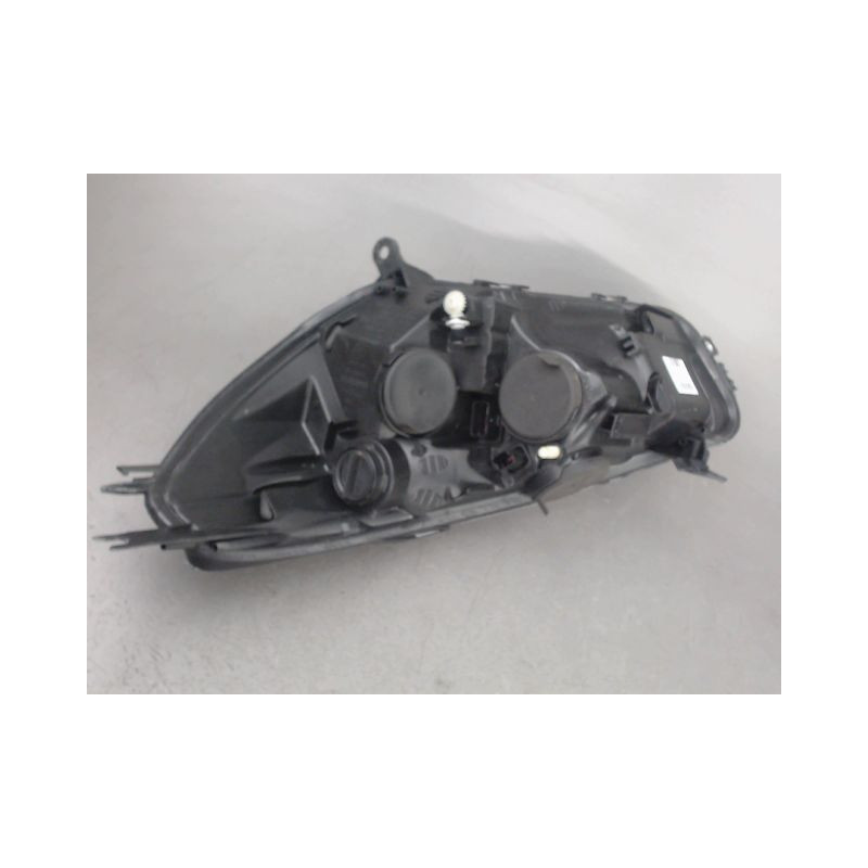 PHARE DROIT RENAULT CLIO
