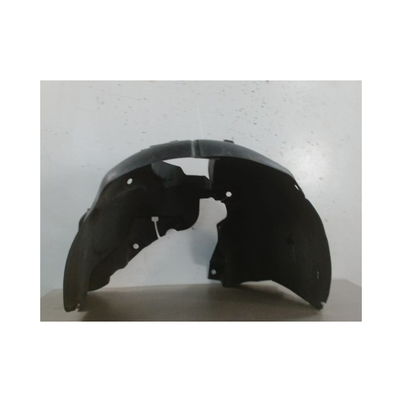 PARE-BOUE AVANT DROIT RENAULT CLIO