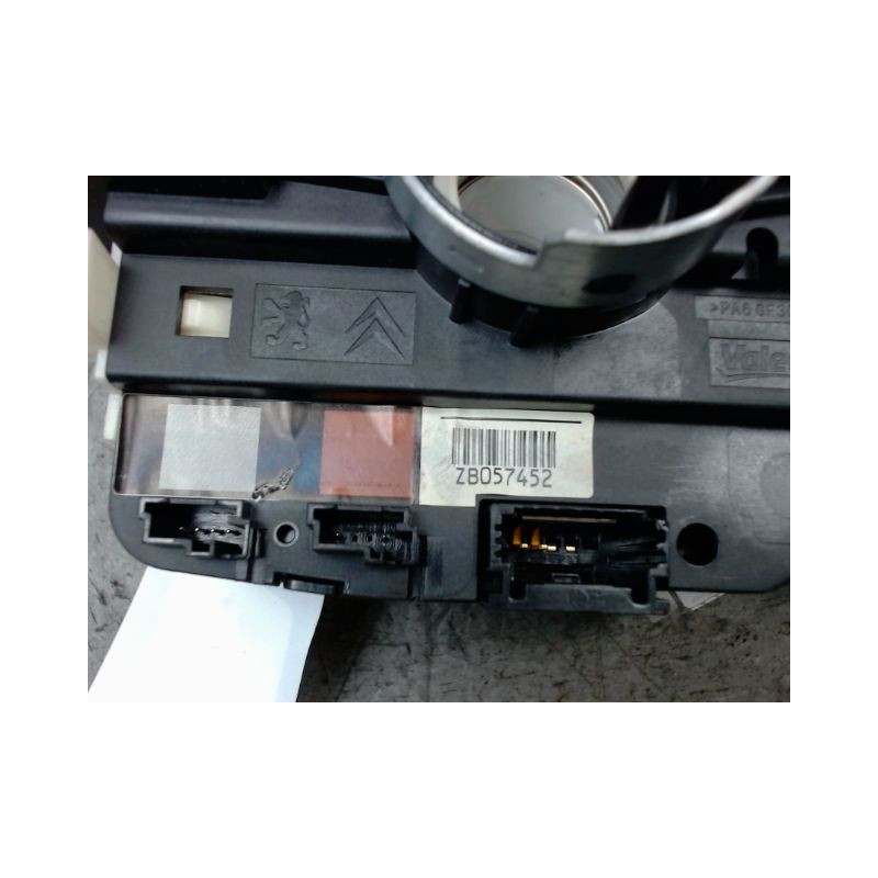 BLOC COMMODOS PEUGEOT 208