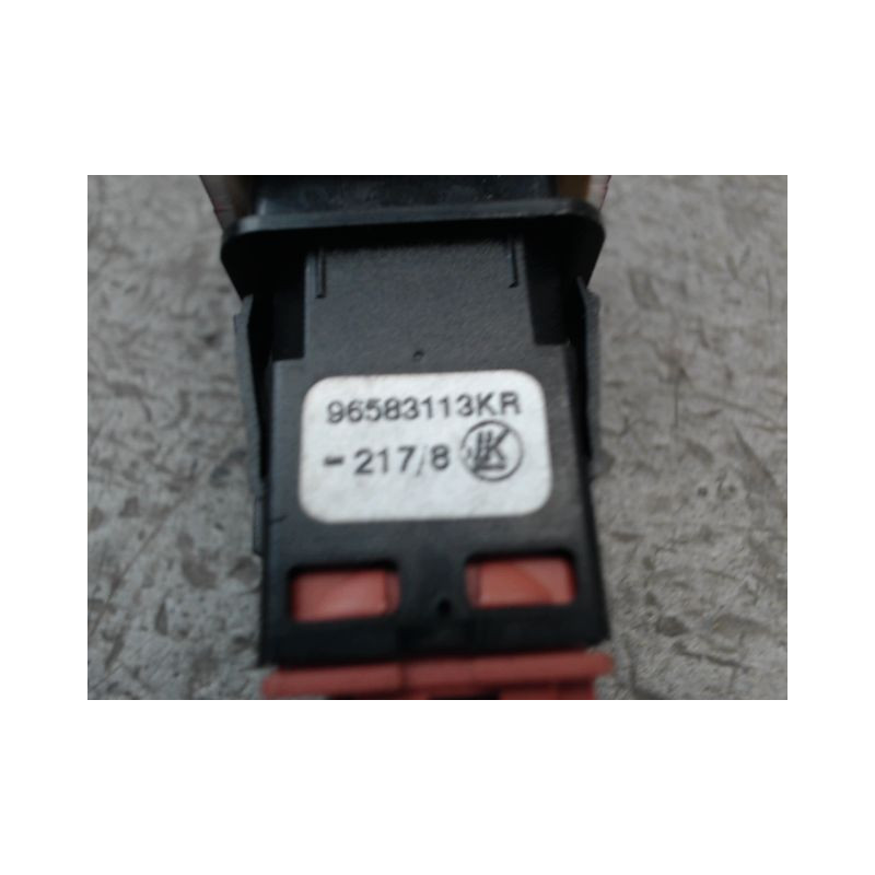 BOUTON DE WARNING PEUGEOT PARTNER