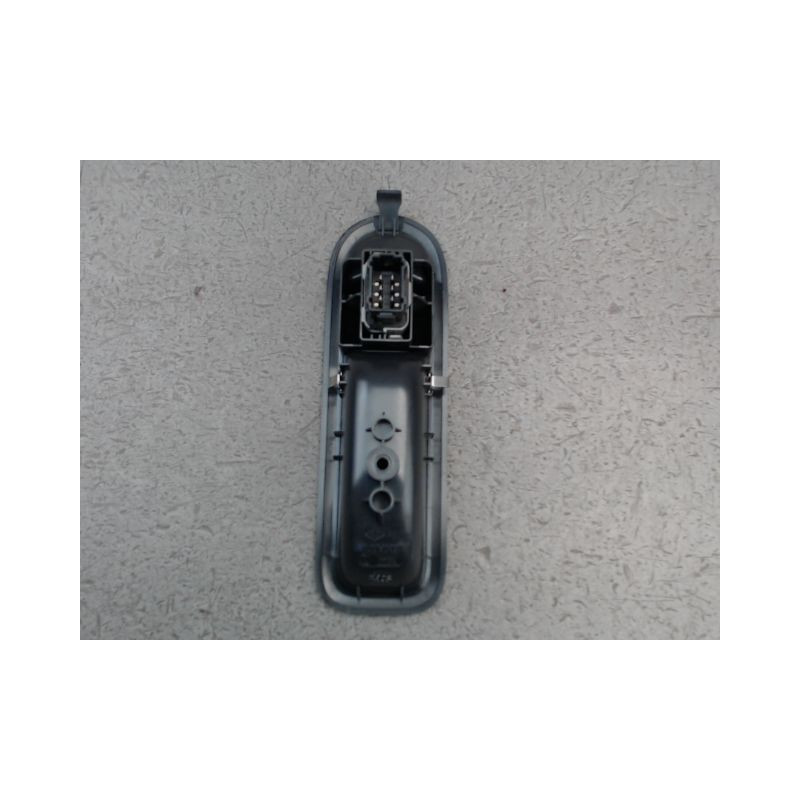 COMMANDE LEVE-GLACE PORTE AVD RENAULT CLIO