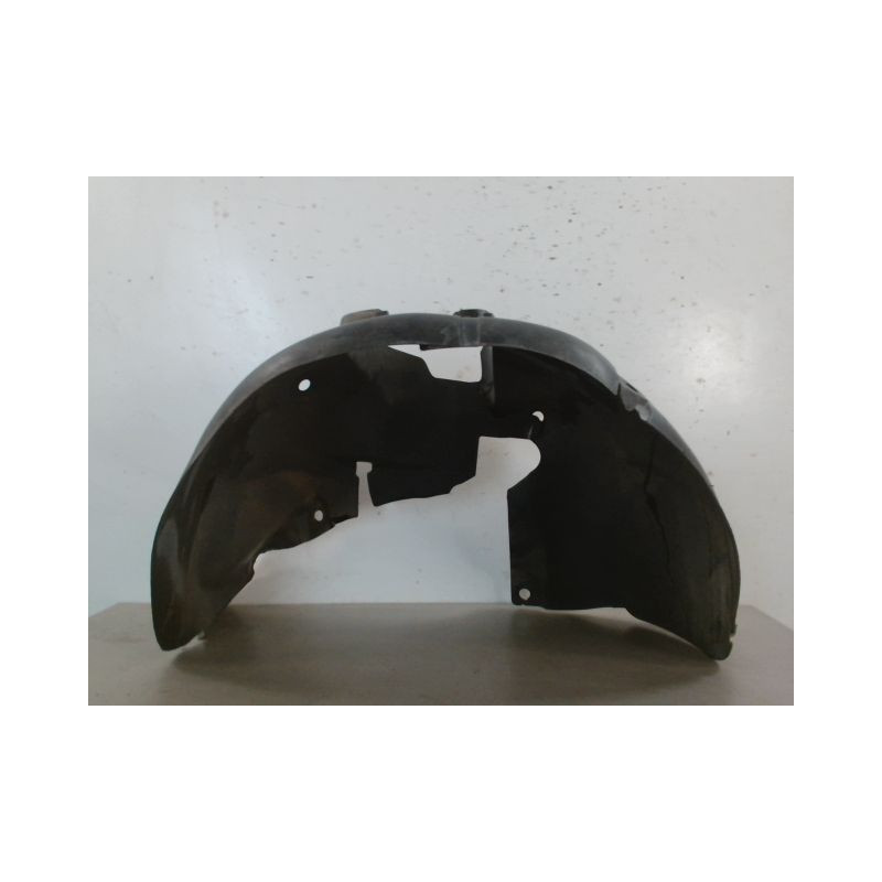 PARE-BOUE AVANT DROIT RENAULT CLIO
