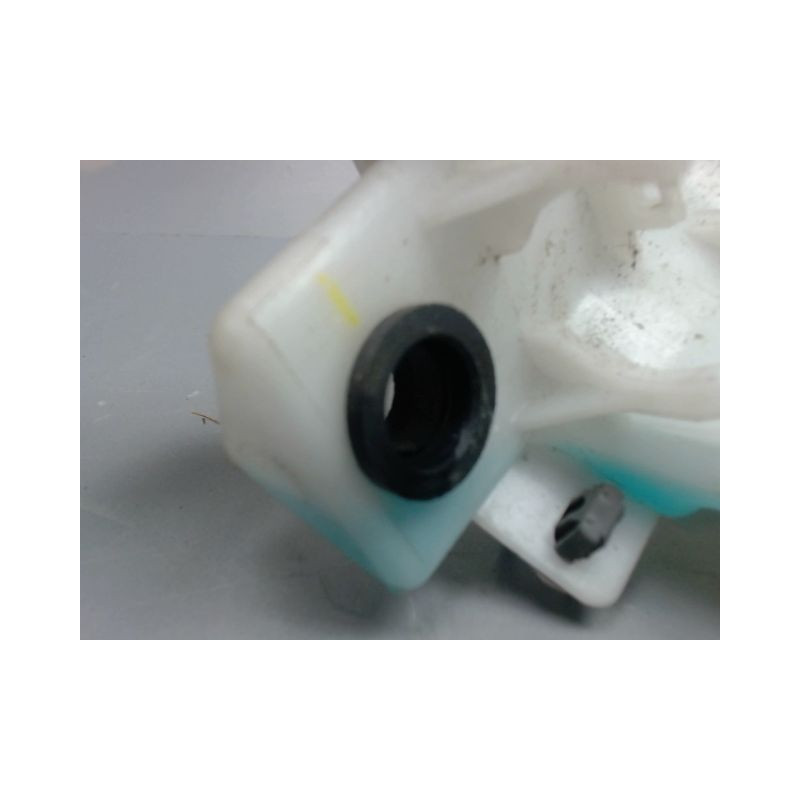 RESERVOIR LAVE-GLACE AVANT HYUNDAI I 10