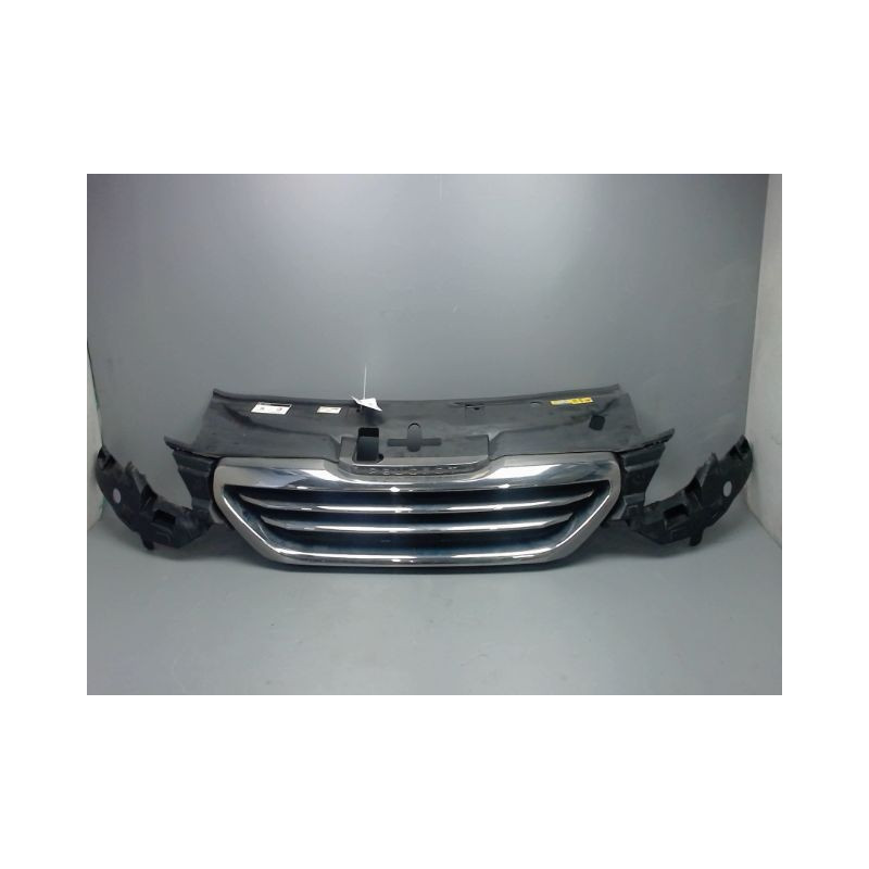 CALANDRE PEUGEOT 2008 PHASE 1 DIESEL