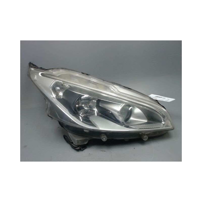 PHARE DROIT PEUGEOT 208