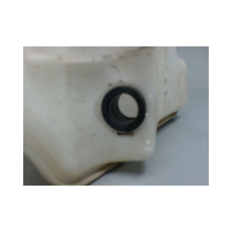 RESERVOIR LAVE-GLACE AVANT RENAULT CLIO 5  DIESEL