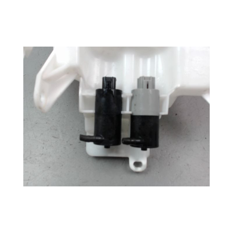 RESERVOIR LAVE-GLACE AVANT PEUGEOT 108