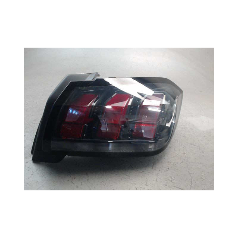 FEU ARRIERE DROIT PEUGEOT 208