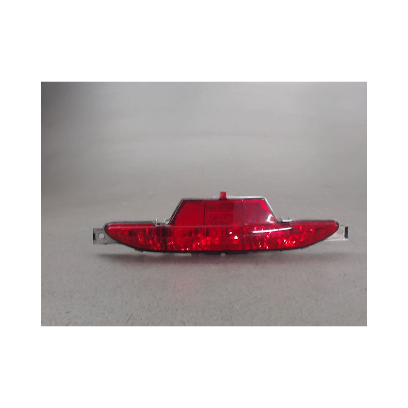 FEU BROUILLARD CENTRAL ARRIERE PEUGEOT 208