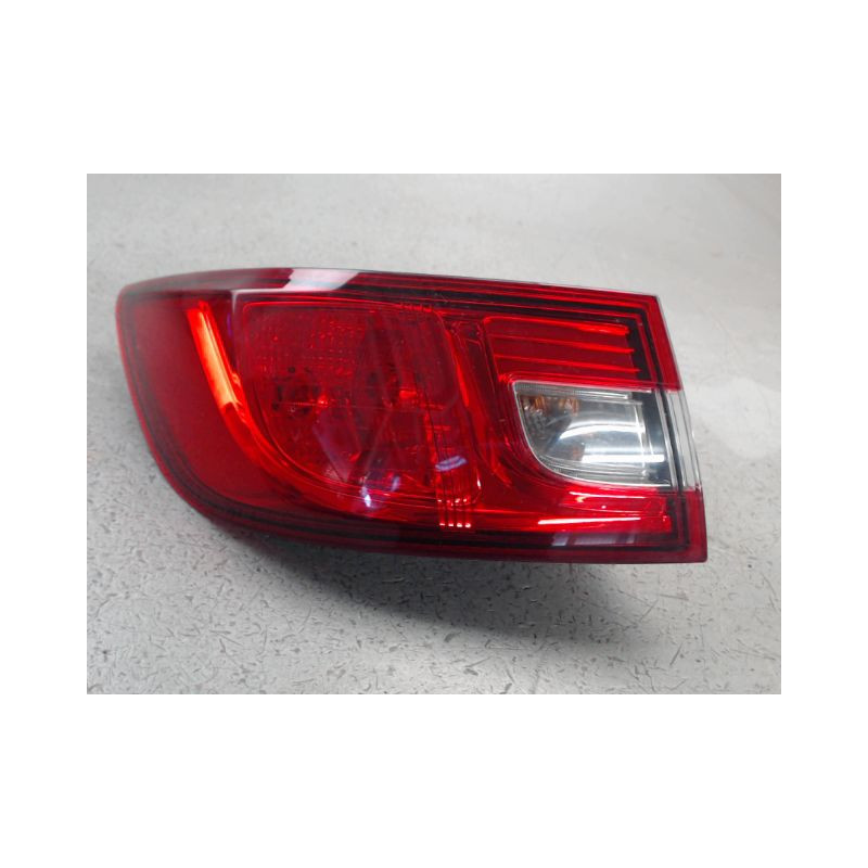 FEU ARRIERE GAUCHE  RENAULT CLIO