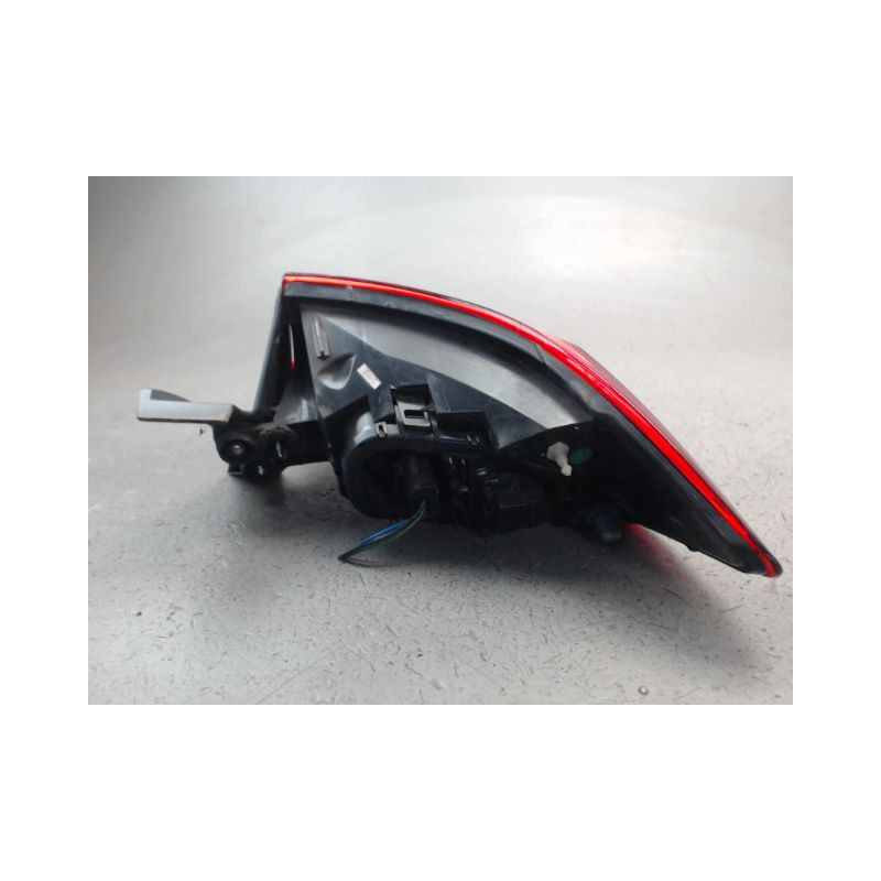 FEU ARRIERE GAUCHE  RENAULT CLIO