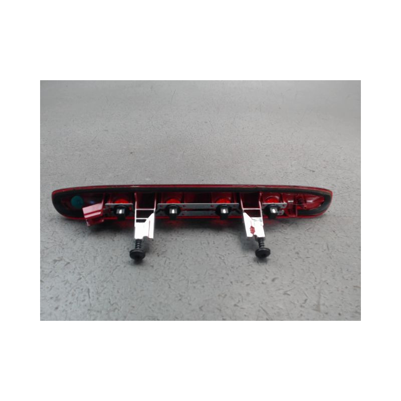 FEUX STOP SUPPLEMENTAIRE PEUGEOT 208