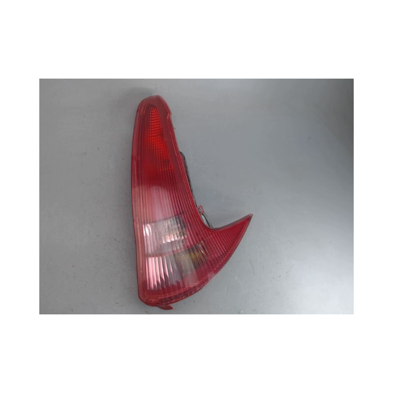 FEU ARRIERE DROIT PEUGEOT 206